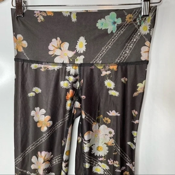 Teeki Wildflower Hot Pant Leggings Small - Picture 6 of 8